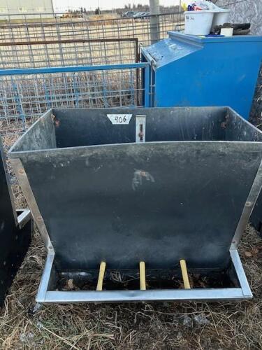 LARGE HOG FEEDER